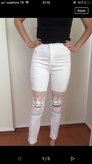 Beyaz dantelli pantolon