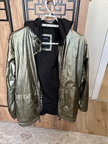 Bershka yağmurluk
