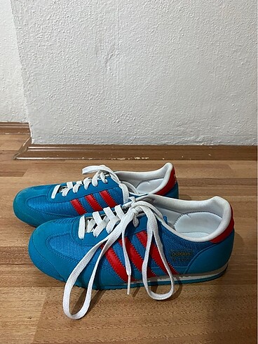 37,5 Beden Kadın Adidas ayakkabı