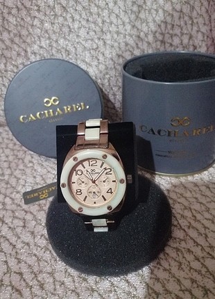 Cacharel Cacharel saat
