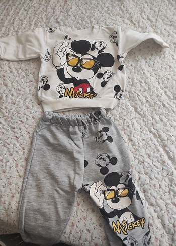 Mickey Baskılı Gri Bebek Takımı