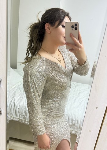 Bej Parlak Midi V Yaka pul payetli vatkalı
 Kadın Elbise - Görsel 2