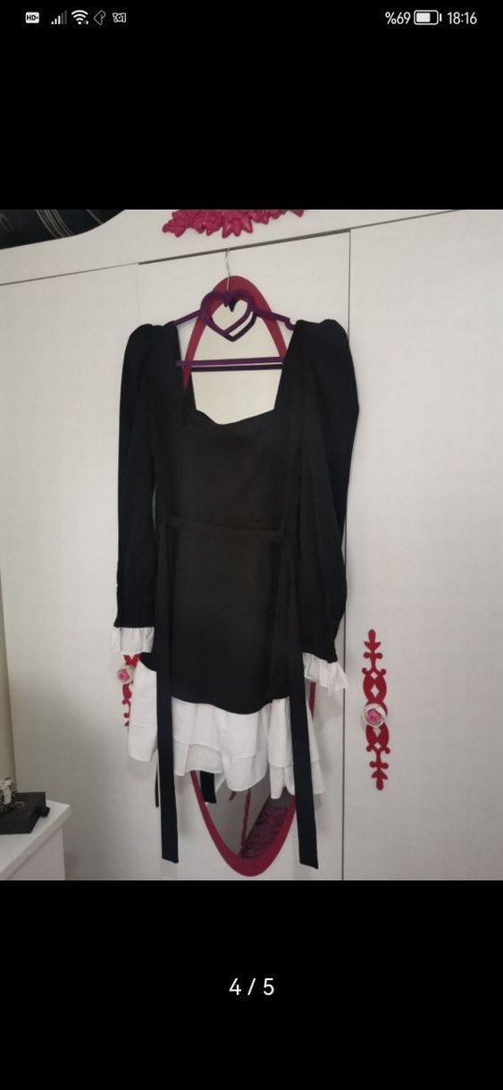 Siyah Fırfırlı Uzun Kollu Gotik Midi Elbise - Görsel 4