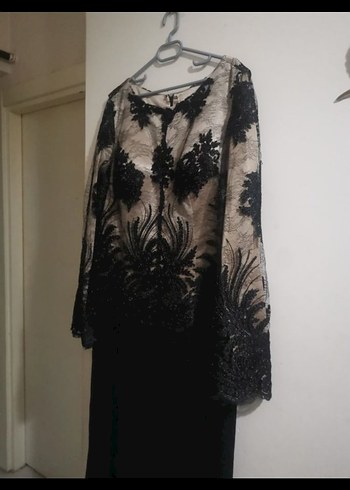 Dantel Detaylı Siyah Uzun Kollu Gotik Abiye Elbise - Görsel 4