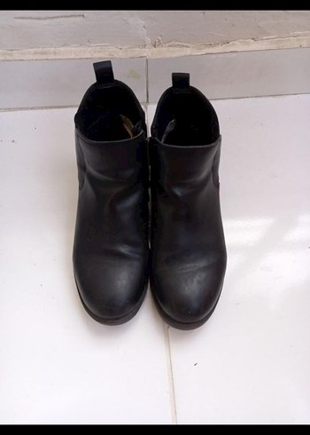 Tokalı Siyah Deri  çocuk Botu - Görsel 2