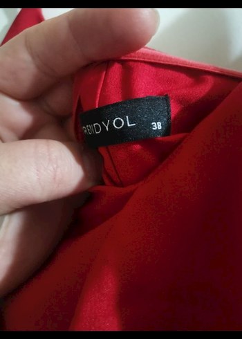 Kırmızı Uzun Askılı Fırfırlı Abiye Elbise - Görsel 4