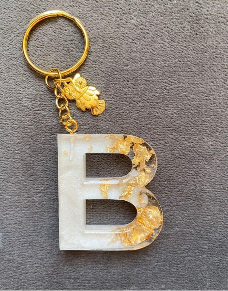 Altın Gümüş Renkli Zincir Detaylı Harf Kadın Anahtarlık - Görsel 4