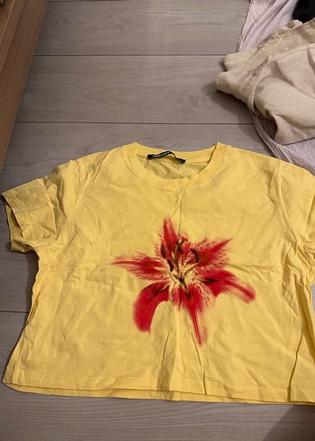 l Beden sarı Renk Gri Batik Desenli crop sarı tişört