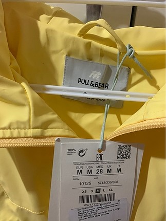 Pull and Bear Sari Yagmurluk Ceket