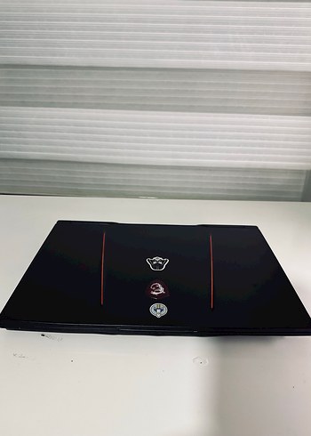  Beden MSI GE75 RAIDER RTX2070 İ7 9750 GAMING LAPTOP