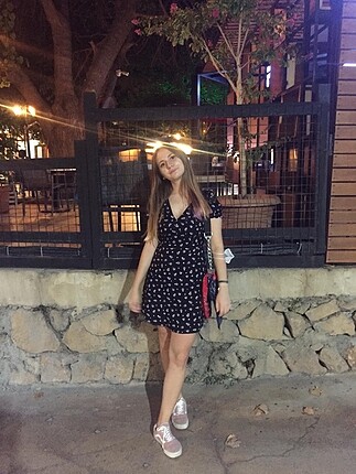 36 Beden siyah Renk Siyah çiçekli elbise