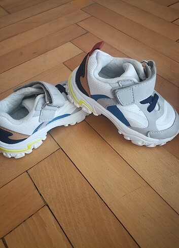 21 Beden New balance ve zara bebek ayakkabısı