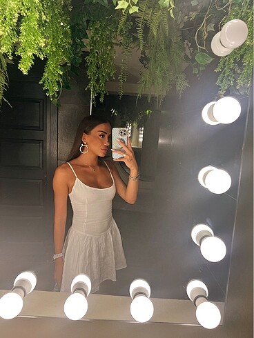 Beyaz elbise