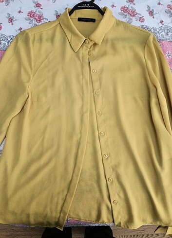38 Beden sarı Renk krep gömlek iç gösteriyor astarsız rengi hardal