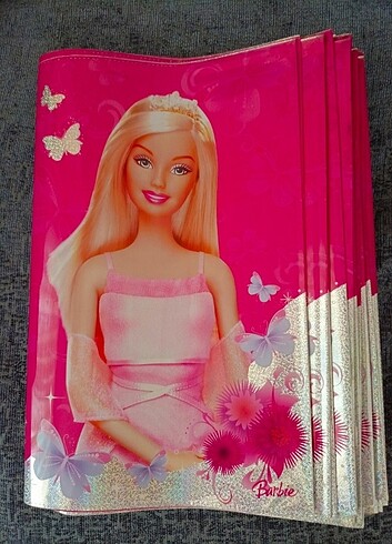 Barbie'li büyük boy hazır defter kabı. 