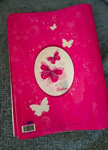 Barbie'li büyük boy hazır defter kabı.