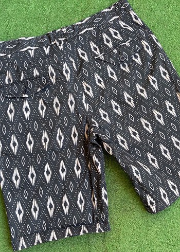 HM Desenli Siyah Erkek Midi Şort - Görsel 4