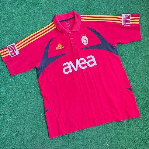 Adidas Tshirt