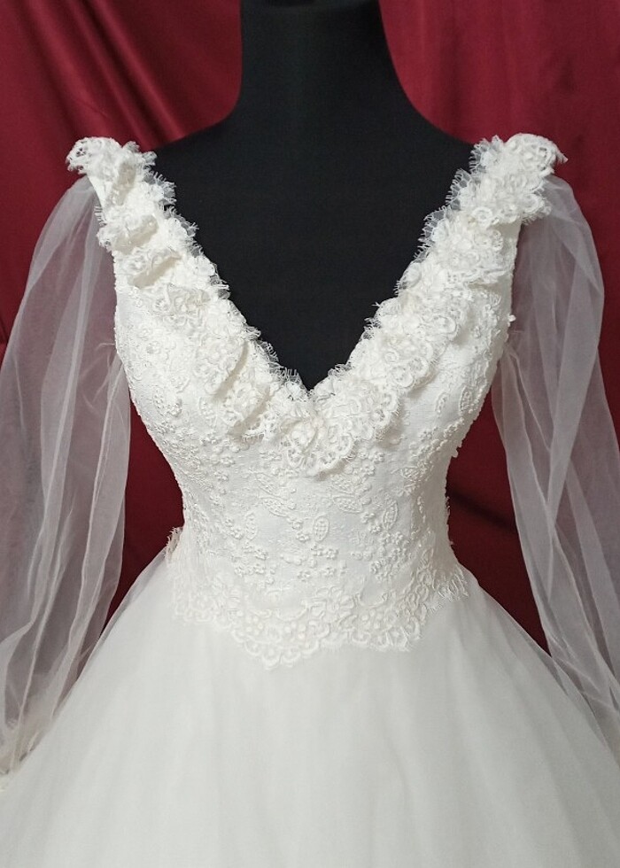 Tül kollu Sade gelinlik - Görsel 2