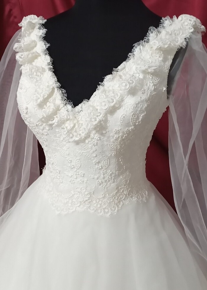 Tül kollu Sade gelinlik - Görsel 5