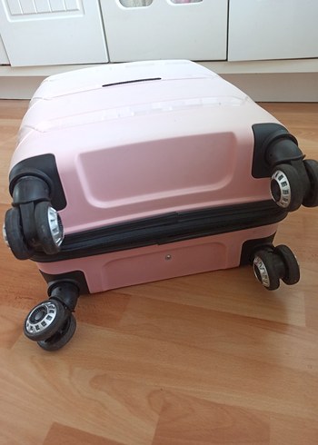  Beden beyaz Renk pembe orta boy bavul valiz