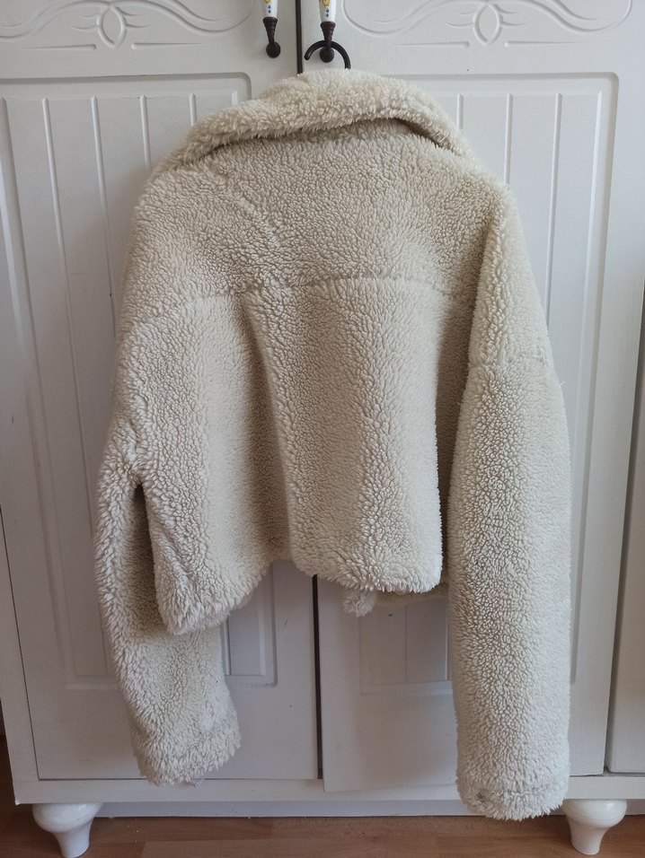 pull&bear peluş kürk mont Beyaz Peluş Detaylı Midi Kadın Ceket - Görsel 2