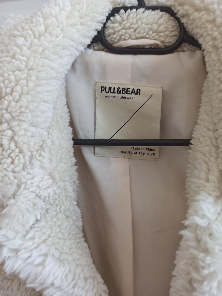 pull&bear peluş kürk mont Beyaz Peluş Detaylı Midi Kadın Ceket - Görsel 3
