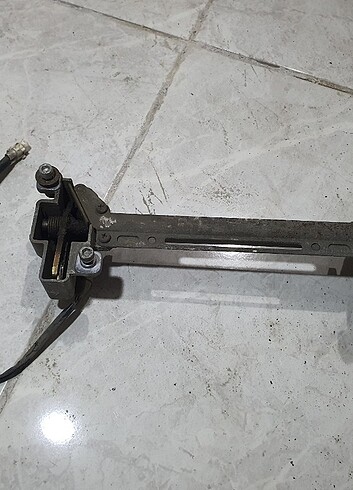 Yamaha Majesty 400 koltuk/sele kilidi