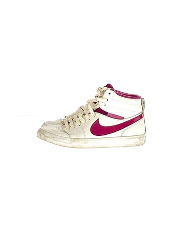 Nike Spor Ayakkabı %70 İndirimli.