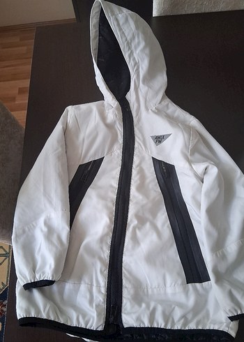 Zara Beyaz Fermuarlı Erkek Çocuk mevsimik mont