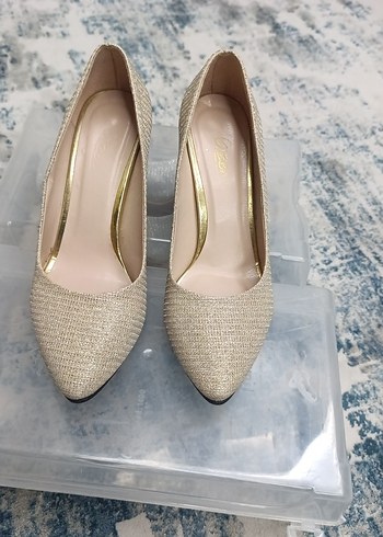 Bej Parlak Pliseli Kadın Topuklu Ayakkabı - Görsel 2