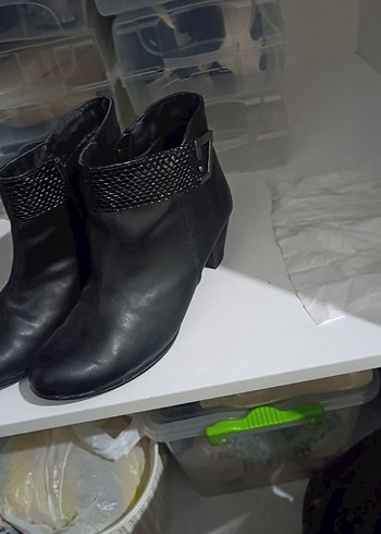 Siyah Yılan Desenli Tokalı Kadın Deri Bot - Görsel 2