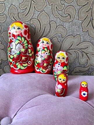 Rus matruşka bebekler