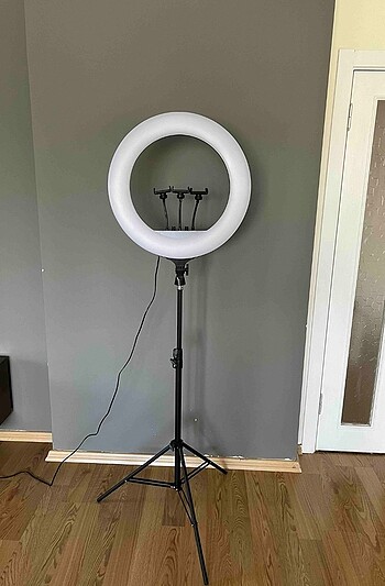 21. İnç Ring Light Çekim Tripotu