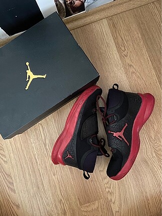 Jordan basketbol ayakkabısı