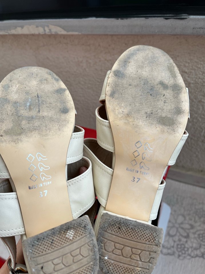 Beyaz Kadın Dolgu Topuklu Sandalet - Görsel 5