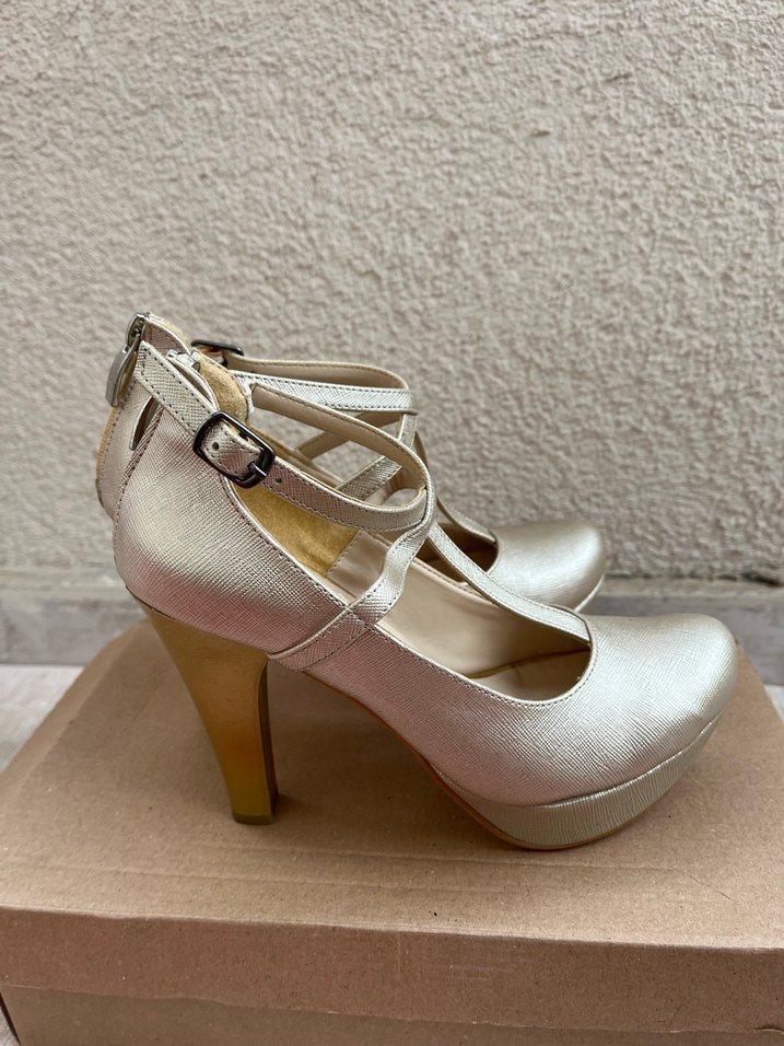 Bej Parlak Tokalı Kadın Topuklu Ayakkabı - Görsel 3