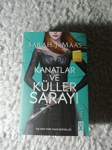 Kanatlar ve küller sarayı 