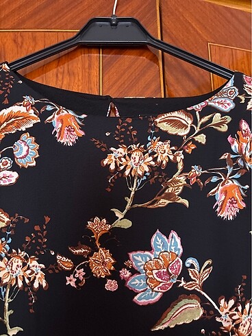 Elbise siyah üzeri çiçekli - Görsel 4