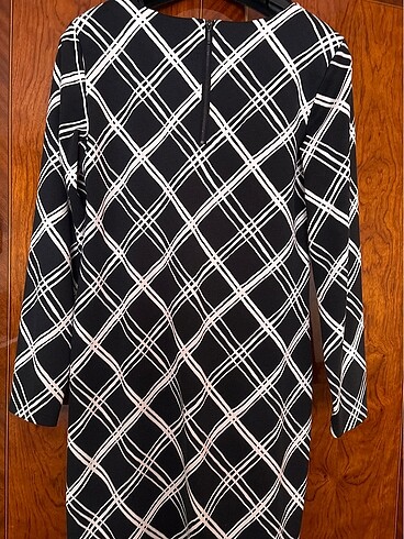 Siyah üzeri çizgili elbise - Görsel 4