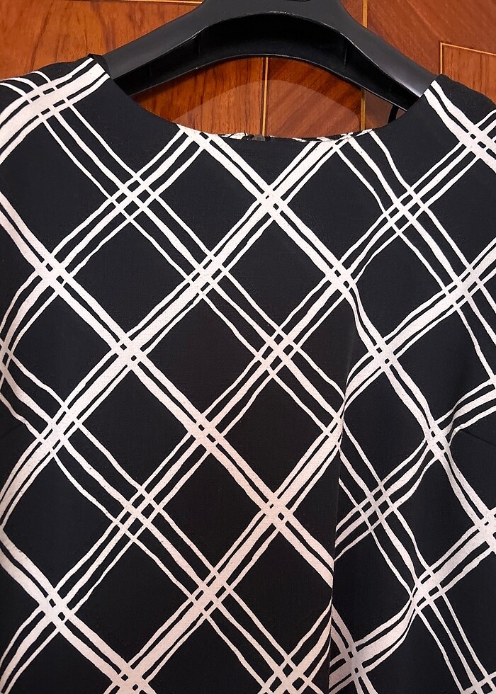 Siyah üzeri çizgili elbise - Görsel 2