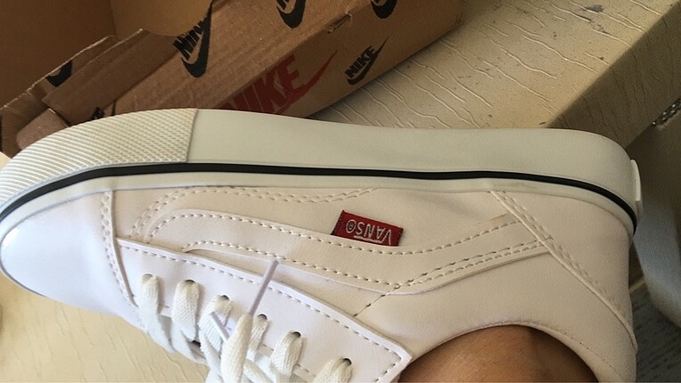 35 Beden beyaz Renk Beyaz vans