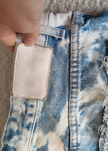 Bershka Batik Desenli Düğmeli Kadın Kot Pantolon - Görsel 5