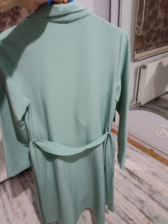 Kadın Yeşil Uzun Drapeli Ofis Kabanı - Görsel 2