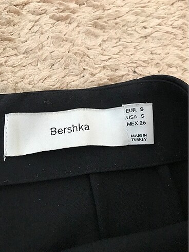 s Beden siyah Renk Bershka Şortlu Etek
