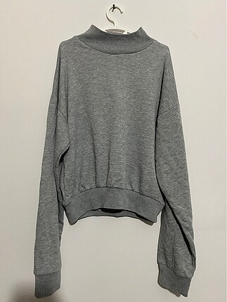 gri kapüşonsuz dik yaka sweatshirt