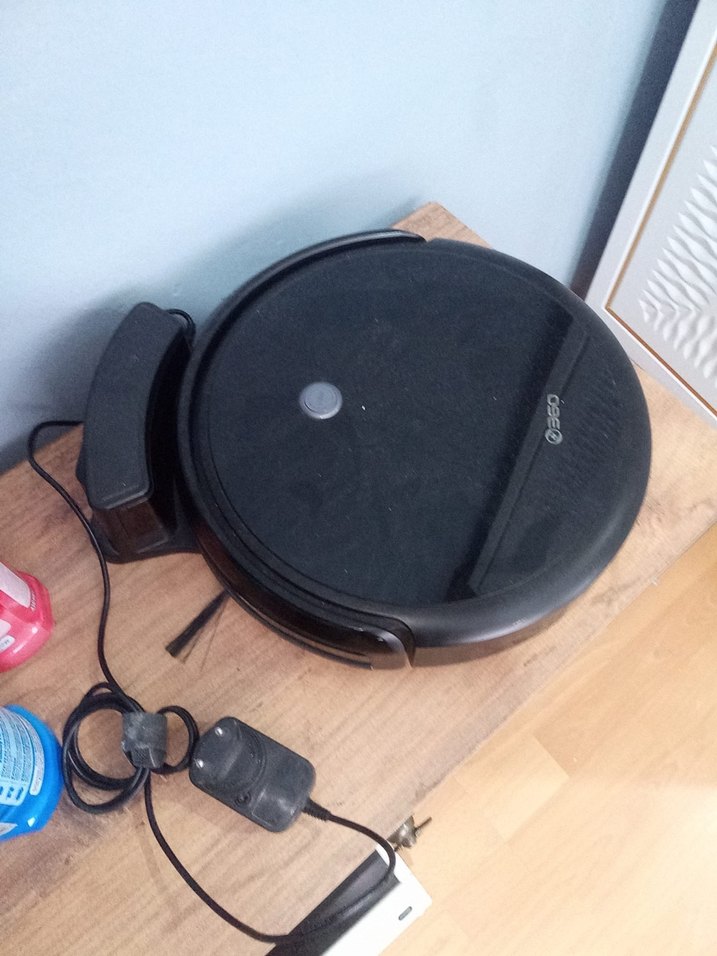 Siyah Robot Süpürge - Görsel 3