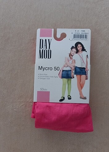 DAYMOD MİKRO 50 FUŞYA KÜLOTLU ÇORAP 