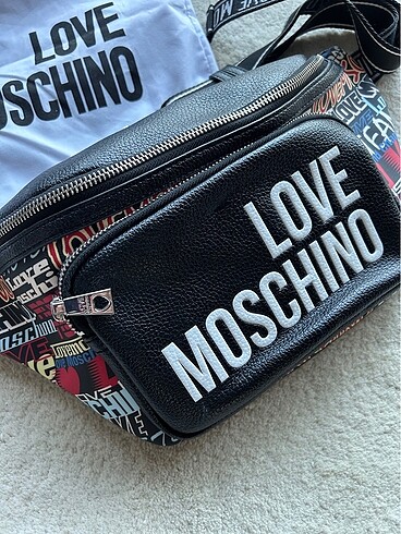 Love Moschino Bel çantası