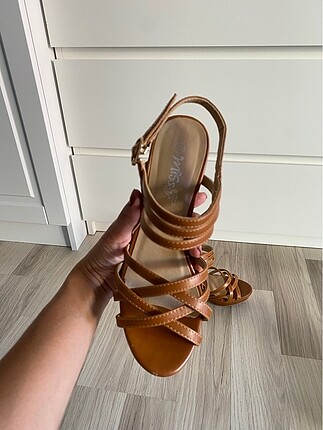 38 Beden kahverengi Renk Topuklu ayakkabı